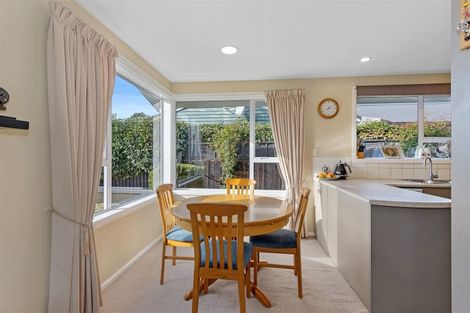 Photo of property in 13 Ron Place, Bishopdale, Christchurch, 8051