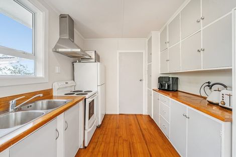 Photo of property in 15 Passive Grove, Ascot Park, Porirua, 5024