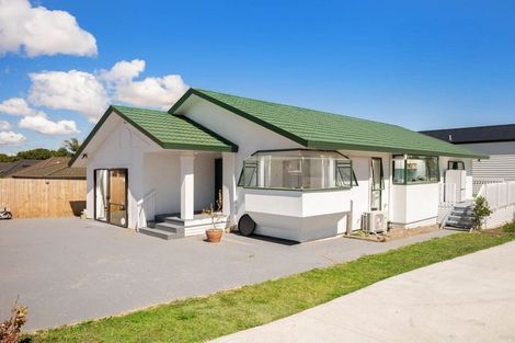 Photo of property in 28 Wai Iti Place, Clendon Park, Auckland, 2103