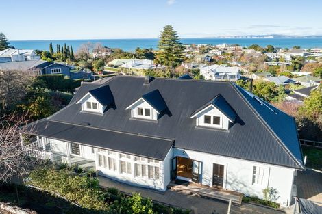 Photo of property in 10 Cobden Road, Bluff Hill, Napier, 4110