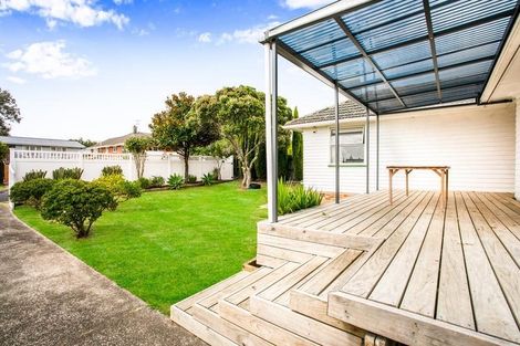 Photo of property in 12 Tamariki Avenue, Kelston, Auckland, 0602