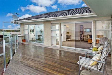 Photo of property in 5 Colin Wild Place, Glenfield, Auckland, 0629