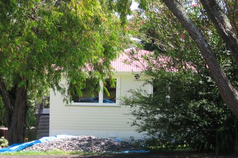 Photo of property in 4 Jamaica Place, Blockhouse Bay, Auckland, 0600