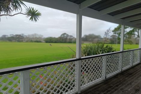 Photo of property in 105 Archibald Road, Kelston, Auckland, 0602