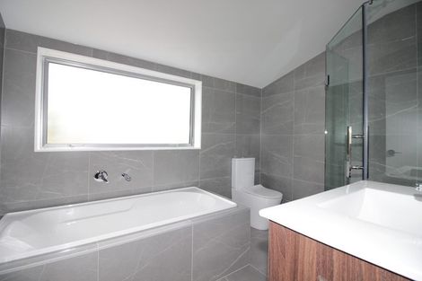 Photo of property in 4 Kearney Place, Massey, Auckland, 0614