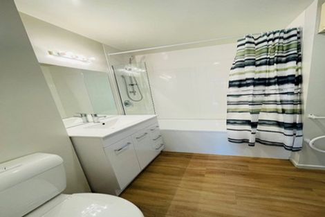 Photo of property in 2/21 Hewitts Road, Merivale, Christchurch, 8014