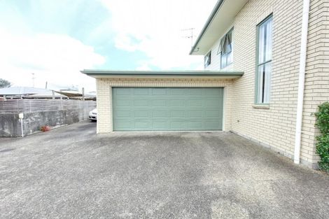 Photo of property in 66a Waimumu Road, Massey, Auckland, 0614