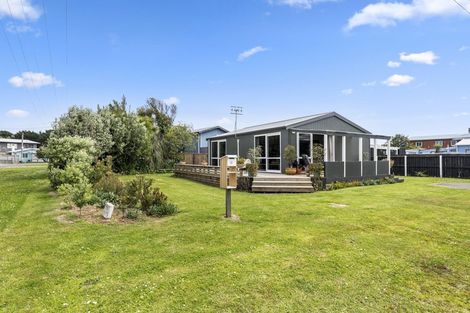 Photo of property in 22 Holben Parade, Foxton Beach, Foxton, 4815