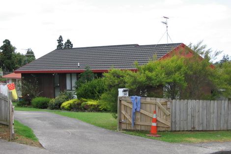 Photo of property in 30 Madigan Place, Glendene, Auckland, 0602