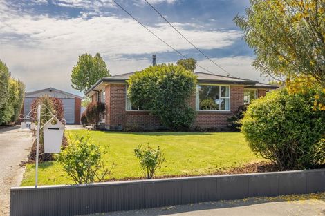 Photo of property in 16 Staveley Street, Avonhead, Christchurch, 8042