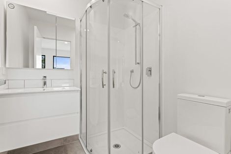 Photo of property in 11 Meg Lane, Glen Eden, 0602