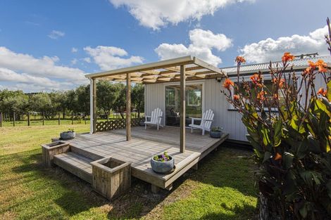 Photo of property in 46 Whakapirau Road, Maungaturoto, 0583