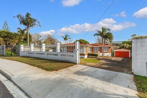 Photo of property in 52 Sylvan Crescent, Te Atatu South, Auckland, 0610