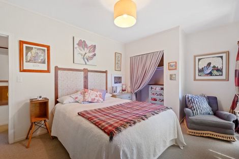 Photo of property in 75 Morley Street, New Plymouth, 4310