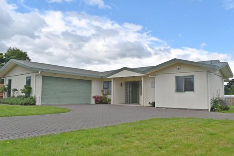 Photo of property in 225 Belvedere Road, Carterton, 5713