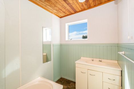 Photo of property in 460 Tiwai Road, Awarua Plains, Invercargill, 9877