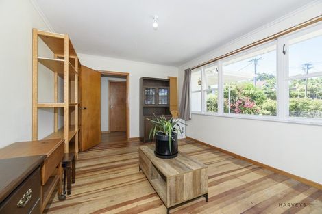 Photo of property in 15 Cliff View Drive, Green Bay, Auckland, 0604