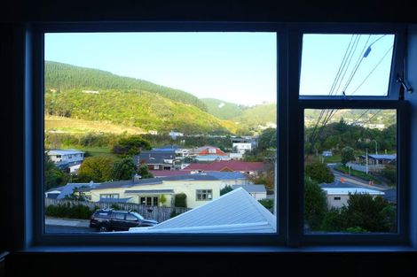 Photo of property in 5 Coates Street, Tawa, Wellington, 5028