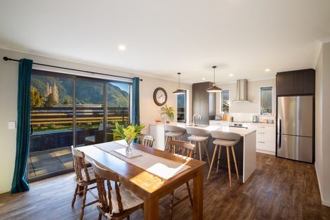 Photo of property in 10 Lakefield Close, Kingston, Athol, 9793