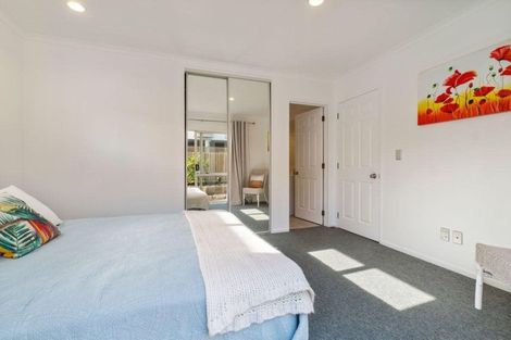 Photo of property in 1/16 Vinograd Drive, Te Atatu Peninsula, Auckland, 0610