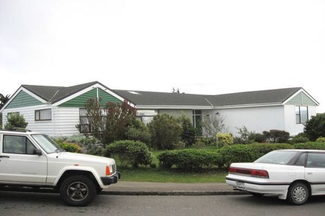 Photo of property in 18 Bancroft Terrace, Newlands, Wellington, 6037