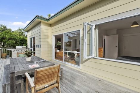 Photo of property in 3 Ferndale Avenue, Leigh, 0985