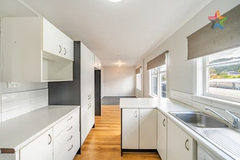 Photo of property in 5 Bythell Street, Wainuiomata, Lower Hutt, 5014