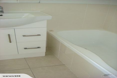 Photo of property in 5b Henry Street, Avondale, Auckland, 1026