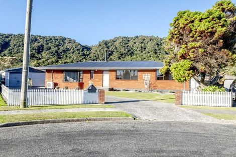 Photo of property in 5 Mitchell Place, Cobden, Greymouth, 7802