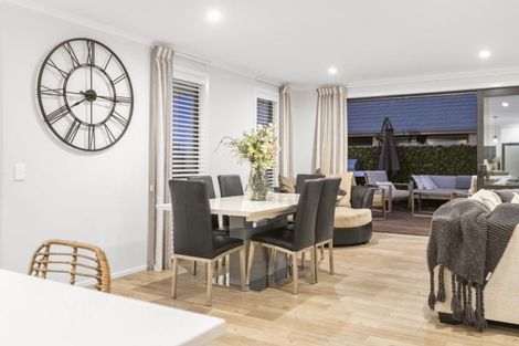 Photo of property in 4 Harding Drive, Papamoa Beach, Papamoa, 3118