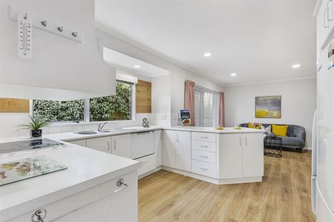 Photo of property in 47 Palmcrest Grove, Highland Park, Auckland, 2010