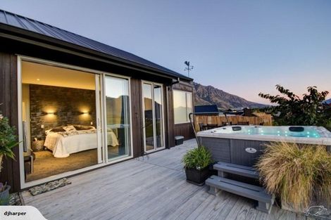 Photo of property in 5 Kintyre Court, Jacks Point, Queenstown, 9371