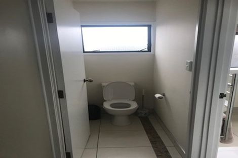 Photo of property in 34 De Quincey Terrace, Highland Park, Auckland, 2010