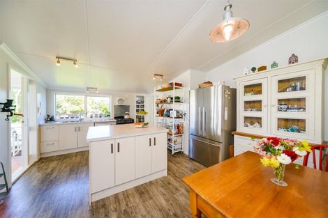 Photo of property in 27 Bond Street, Marton, 4710