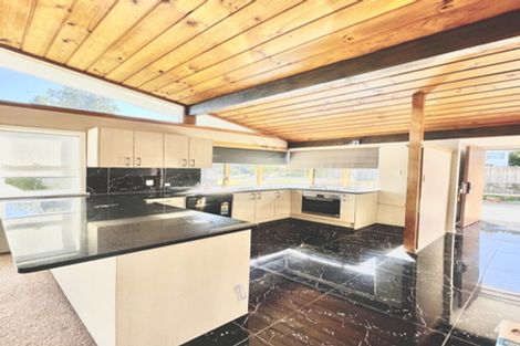 Photo of property in 4 Seaton Road, Murrays Bay, Auckland, 0630