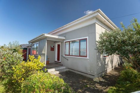 Photo of property in 7 Gladstone Street, Dannevirke, 4930