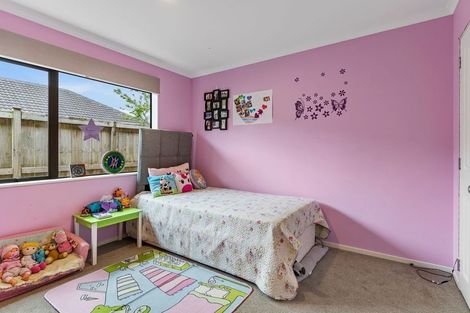 Photo of property in 62 Thornbury Crescent, East Tamaki Heights, Auckland, 2016