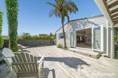 Photo of property in 13 Stratton Street, Normandale, Lower Hutt, 5010