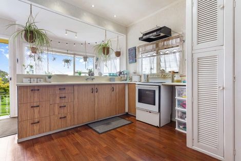 Photo of property in 34 Glenfern Road, Mellons Bay, Auckland, 2014