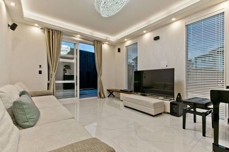 Photo of property in 91 San Valentino Drive, Henderson, Auckland, 0612