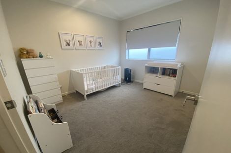 Photo of property in 13 Walter Ruddock Avenue, Kumeu, 0810