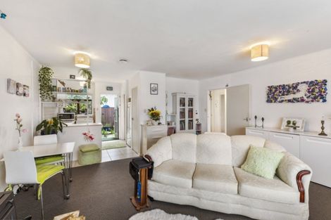 Photo of property in 2/7 Don Street, Papakura, 2110