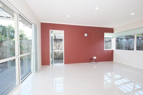 Photo of property in 2/6 Keenagh Rise, Dannemora, Auckland, 2016