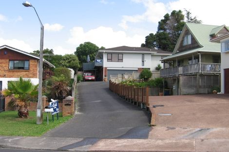 Photo of property in 1/8 Sailfish Drive, West Harbour, Auckland, 0618