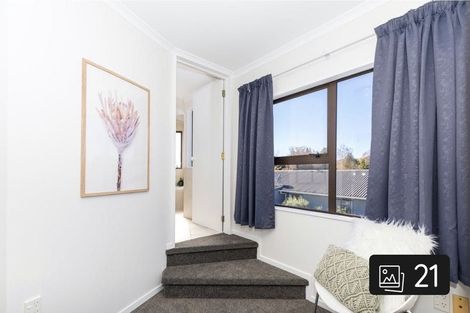 Photo of property in 33 Gilbass Avenue, Hamilton Lake, Hamilton, 3204