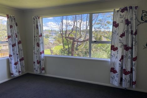 Photo of property in 13 Adam Sunde Place, Glen Eden, Auckland, 0602