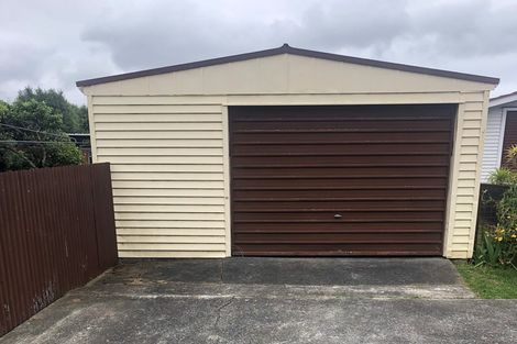 Photo of property in 28 Newington Road, Henderson, Auckland, 0612