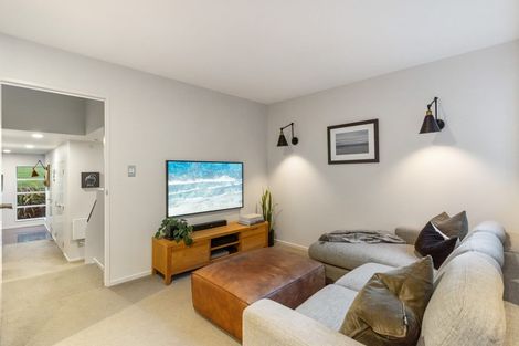 Photo of property in 25 Bemrose Place, Cockle Bay, Auckland, 2014