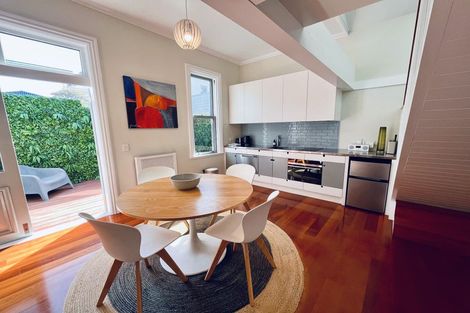 Photo of property in 2 Footscray Avenue, Te Aro, Wellington, 6011