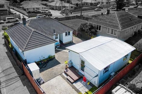 Photo of property in 82 Kelman Road, Kelston, Auckland, 0602